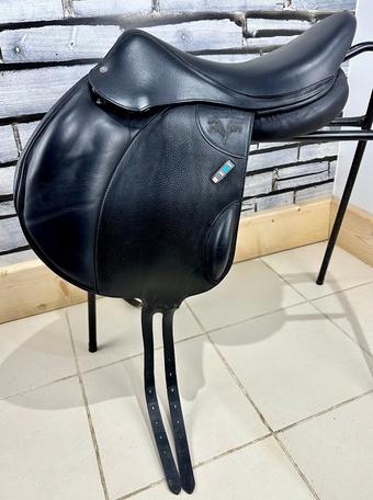 17 1/2” MW Voltaire Lexington Monoflap Jump Saddle -2021- Black