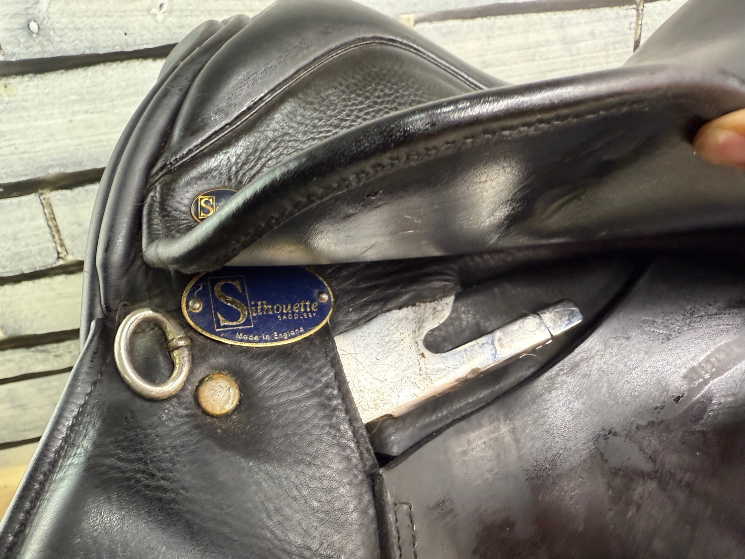 17 1/2” XW Silhouette Cob WH/VSD/GP Saddle - Black -  in 