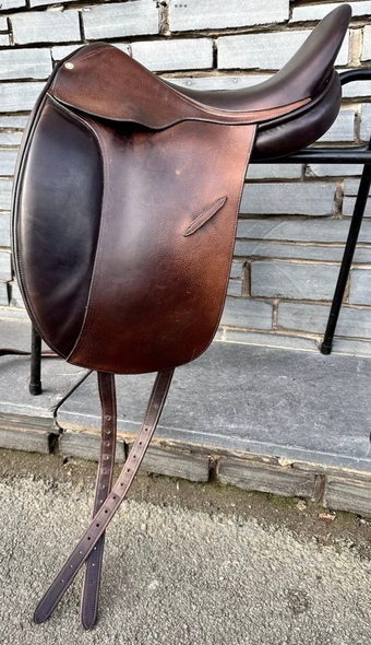 17” Wide Butet Monoflap Close Contact Dressage Saddle