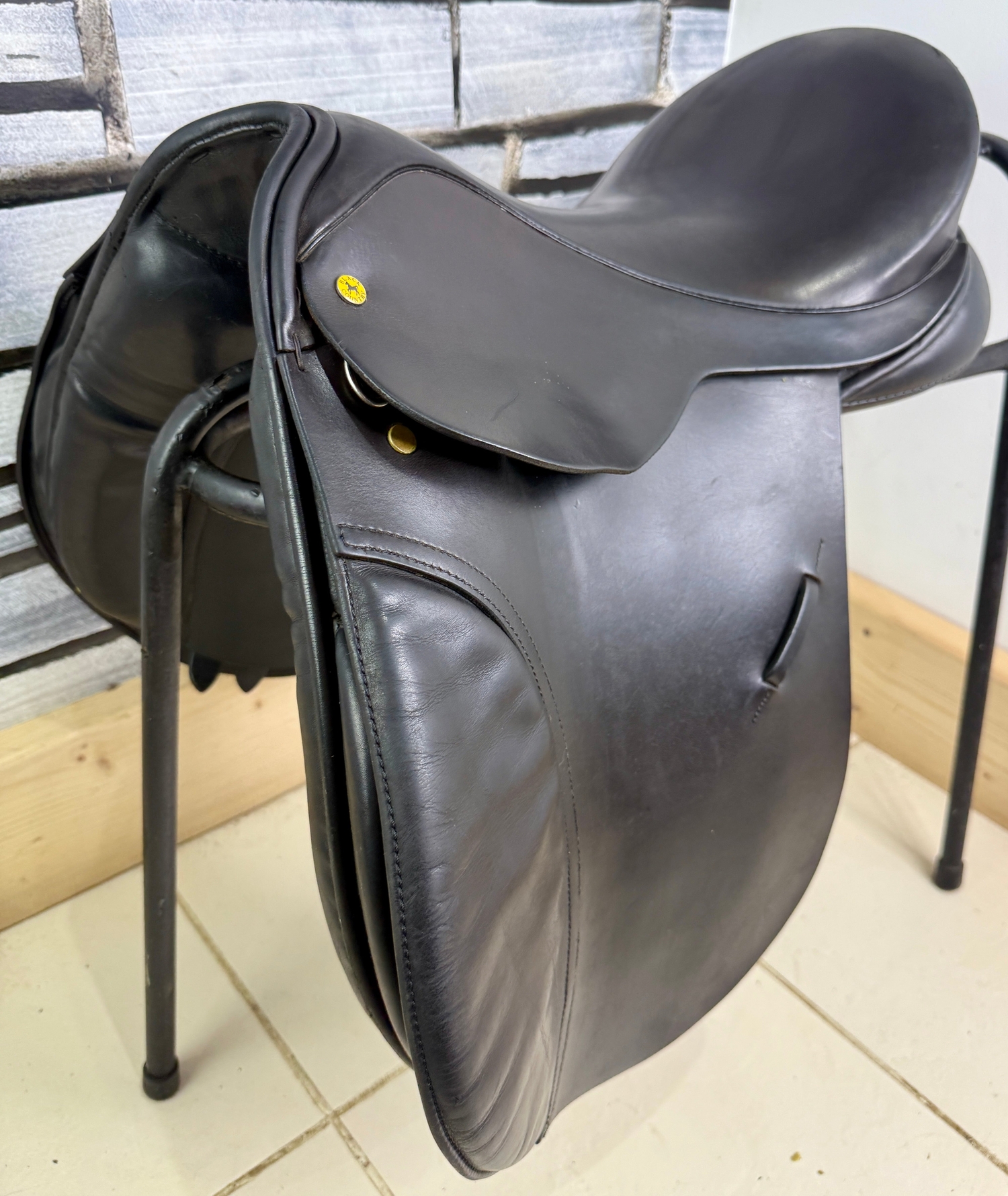  17” MW Black Country WH/VSD Saddle - Dark Havana/Black