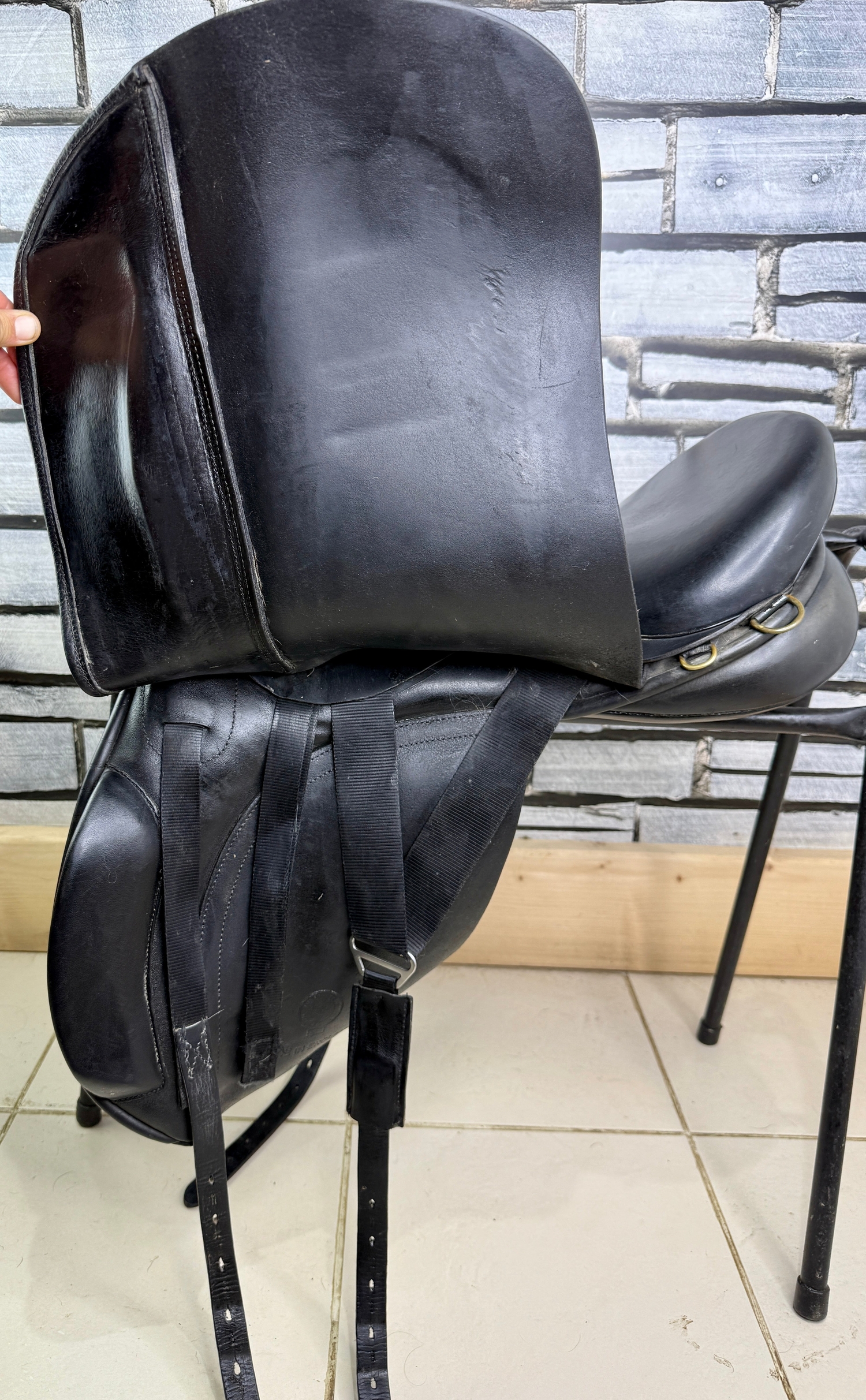 18” MW Ideal Jessica Dressage Saddle - Black 