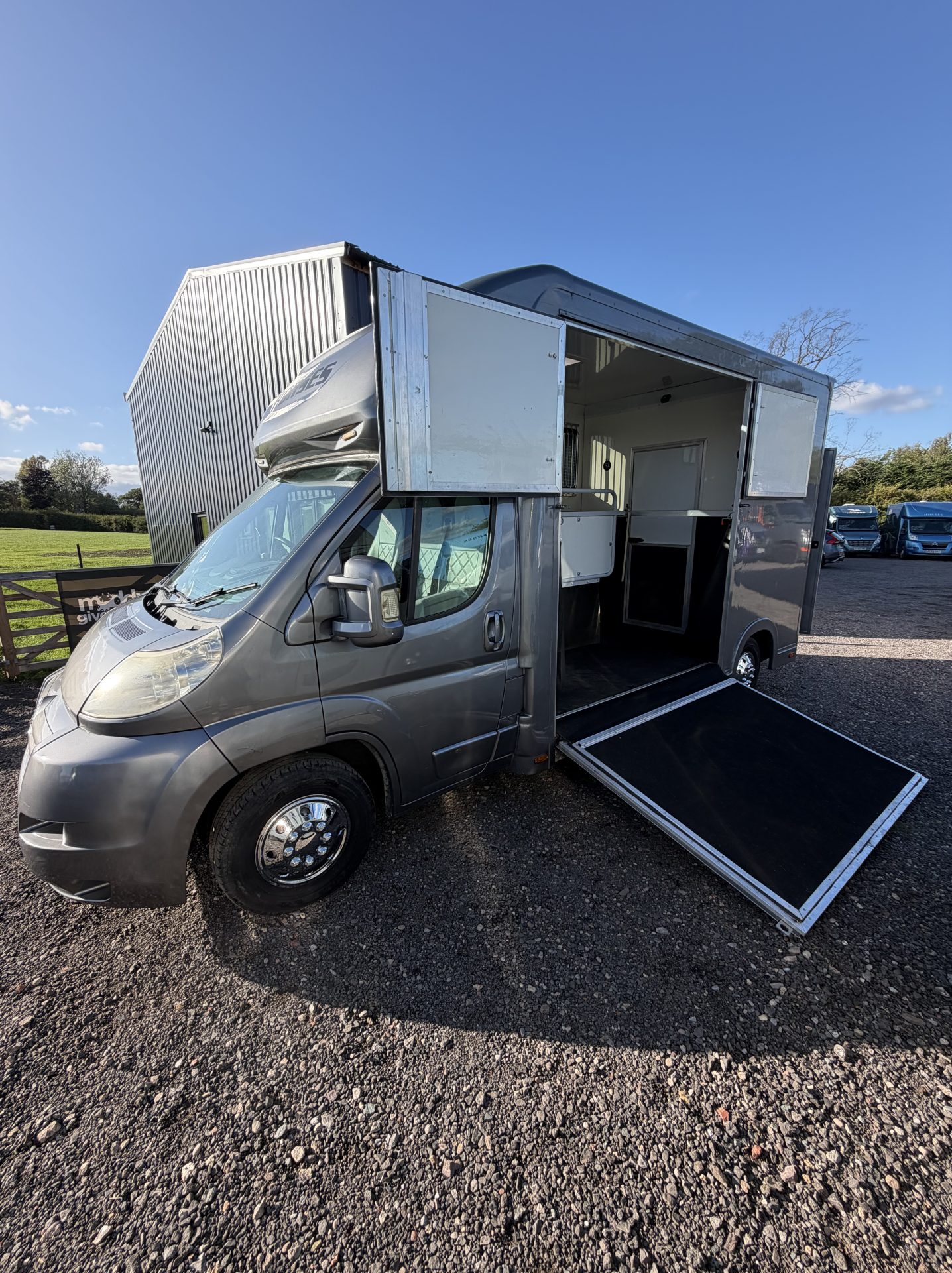 Horseboxes Up to 3.5 Tonnes - Regent   Horsebox in 