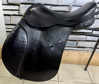 16 1/2” XW Extra Wide English GP Saddle - Black - XW Cob Tree