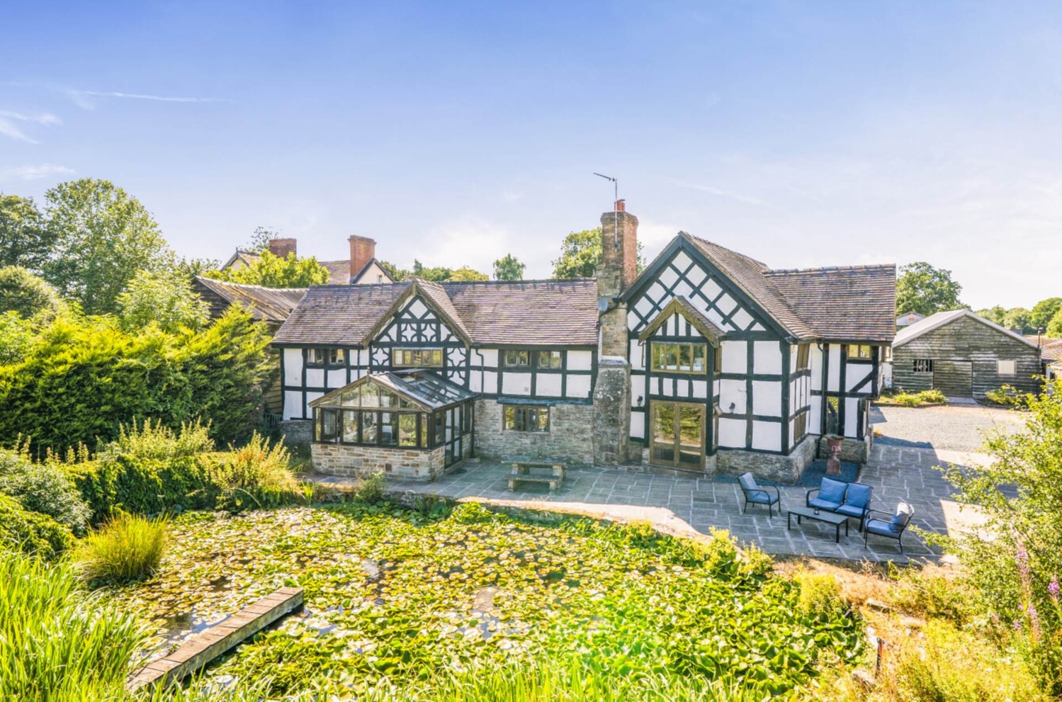 Property for sale in Pembridge