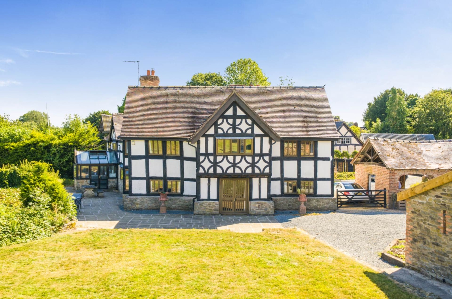  Property for sale in Pembridge