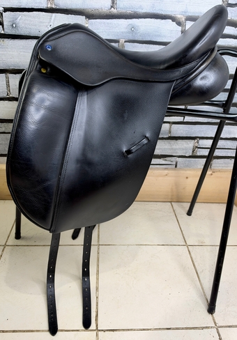 17” MW Ideal/Martin Wilkinson Suzannah Dressage Saddle - Black