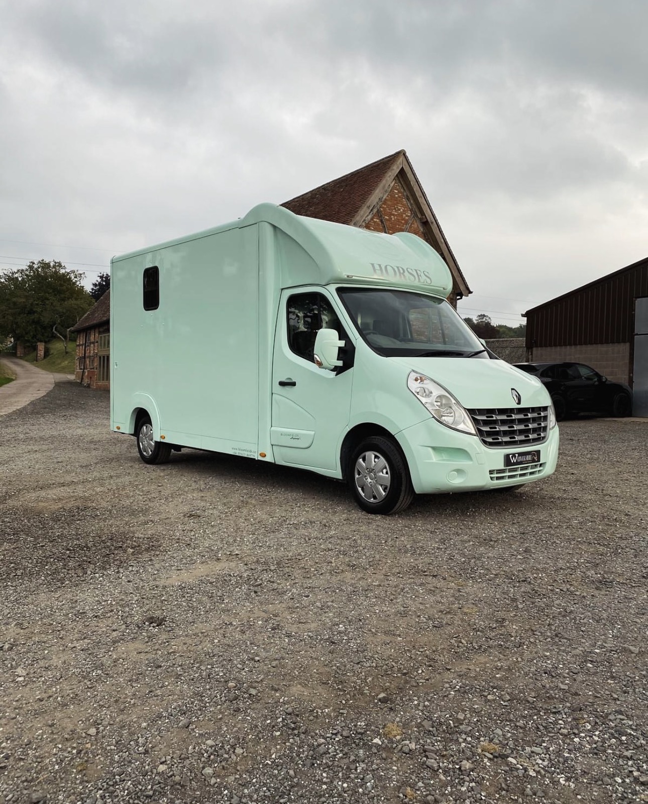 Bloomfields   Horsebox