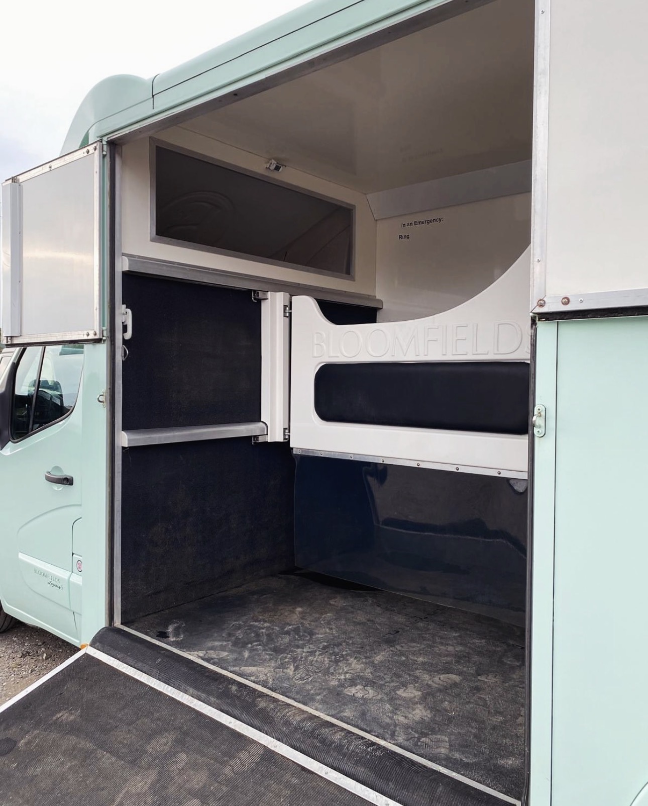Horseboxes Up to 3.5 Tonnes - Bloomfields   Horsebox