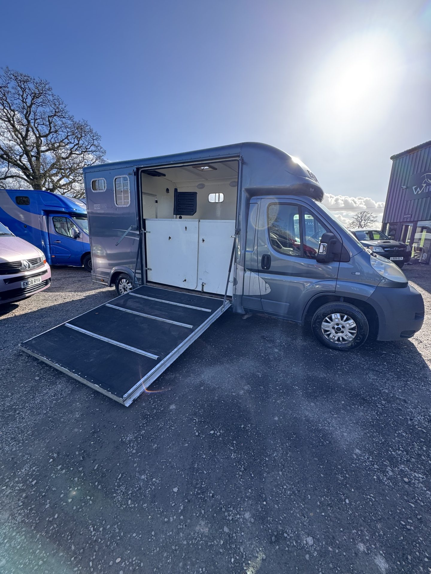 Horseboxes Up to 3.5 Tonnes - Equi-Trek   Horsebox in 