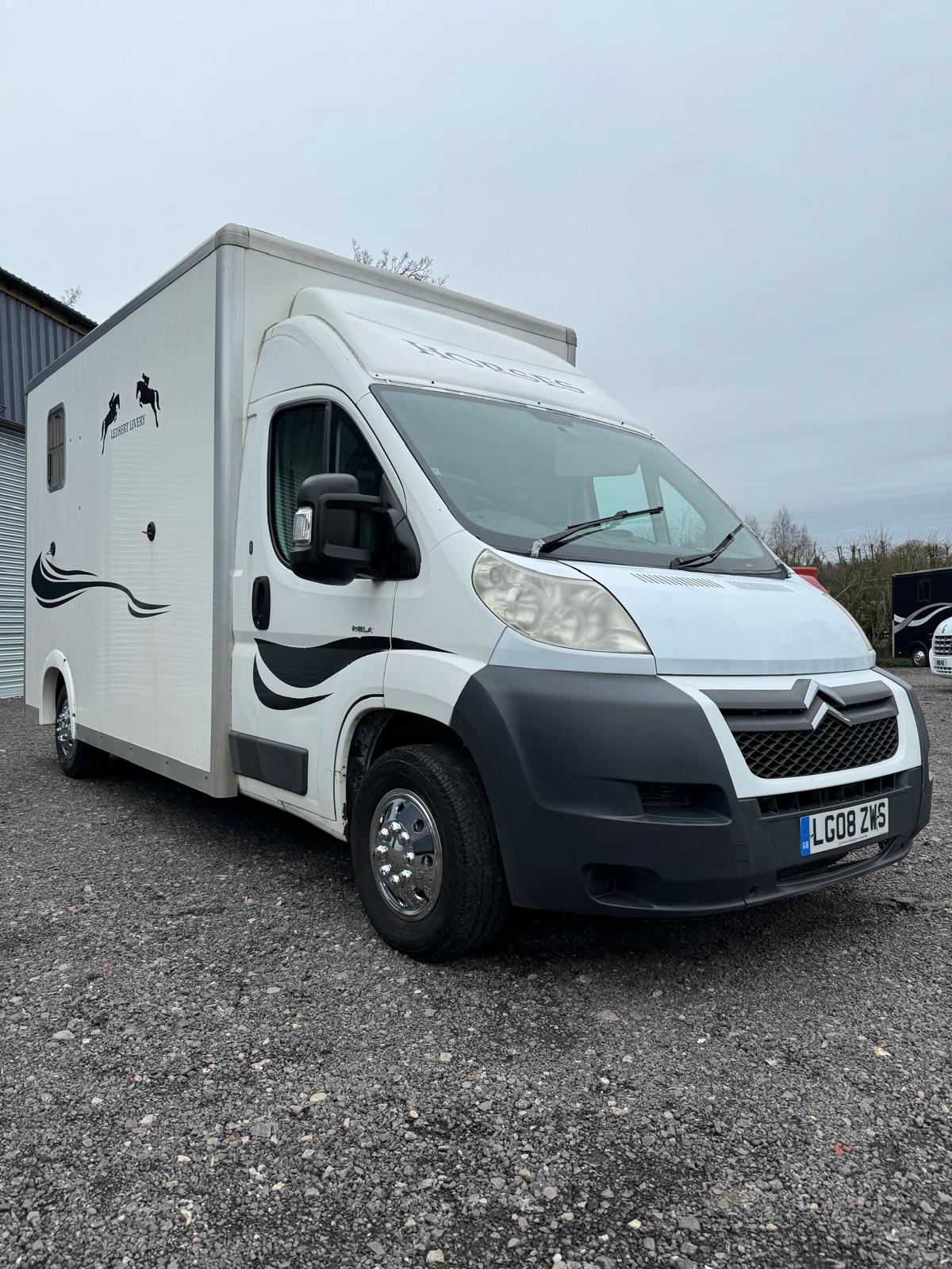 Solid   Horsebox