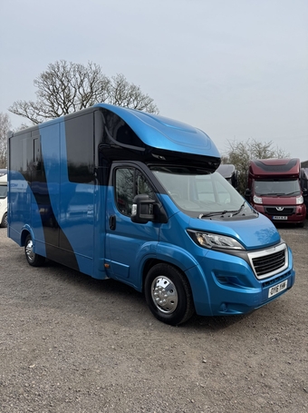 National   Horsebox