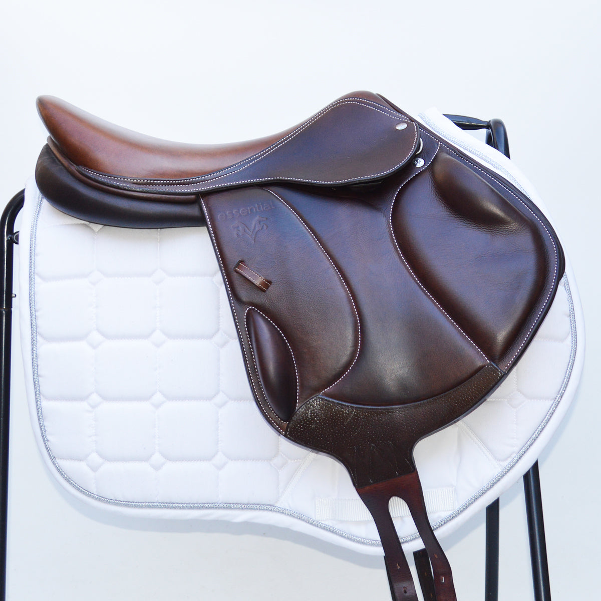  Voltaire Essentials Monoflap Jump saddle, 17.5" M Ex-Demo Brown, Adjustable (SKU333)