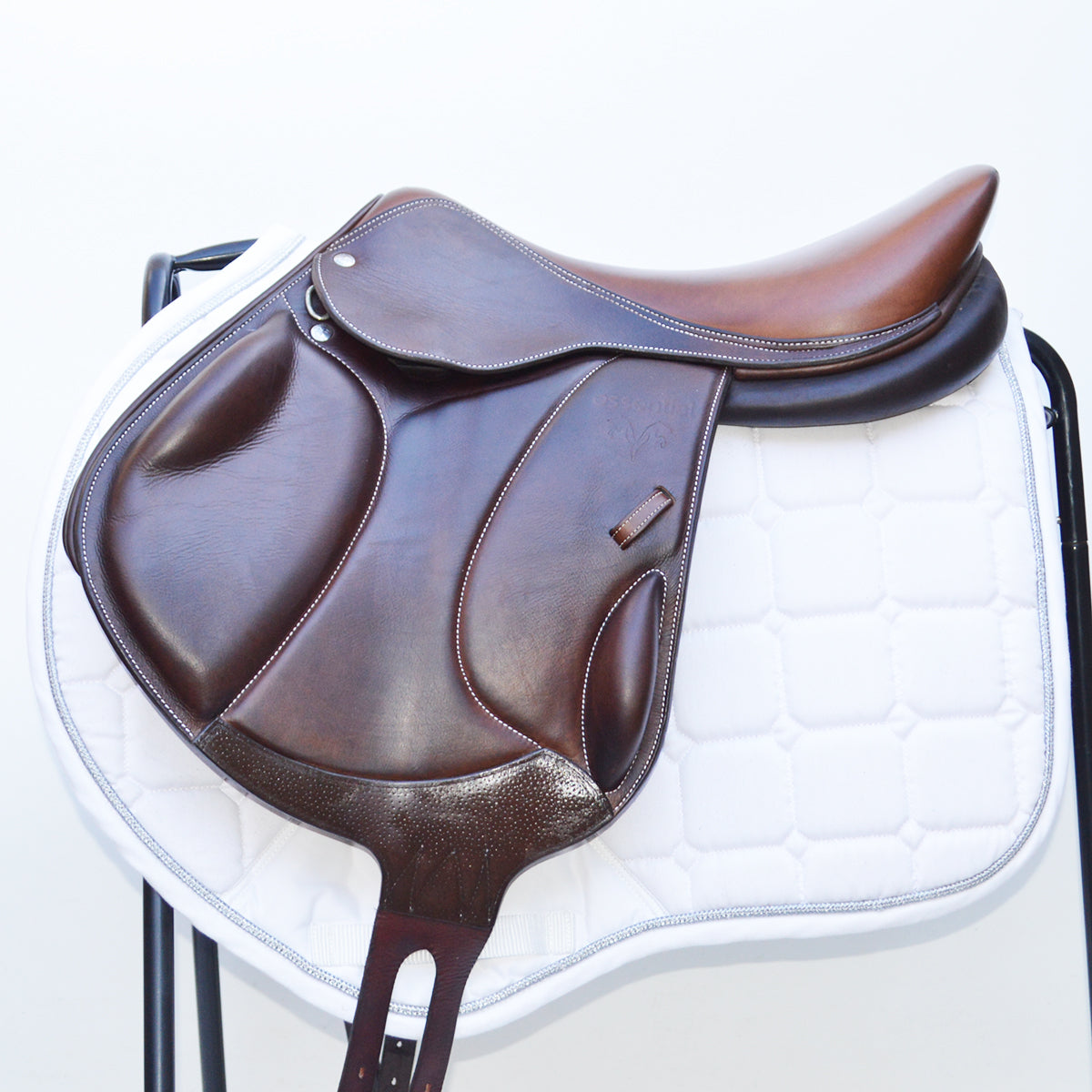 Voltaire Essentials Monoflap Jump saddle, 17.5" M Ex-Demo Brown, Adjustable (SKU333) - Jump/Event Saddles  in 