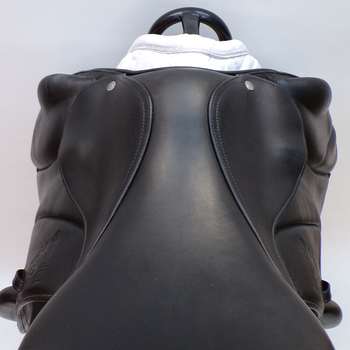 Jump/Event Saddles  - Voltaire Essentials Monoflap Jump saddle, 17" S Black, Adjustable (SKU346)