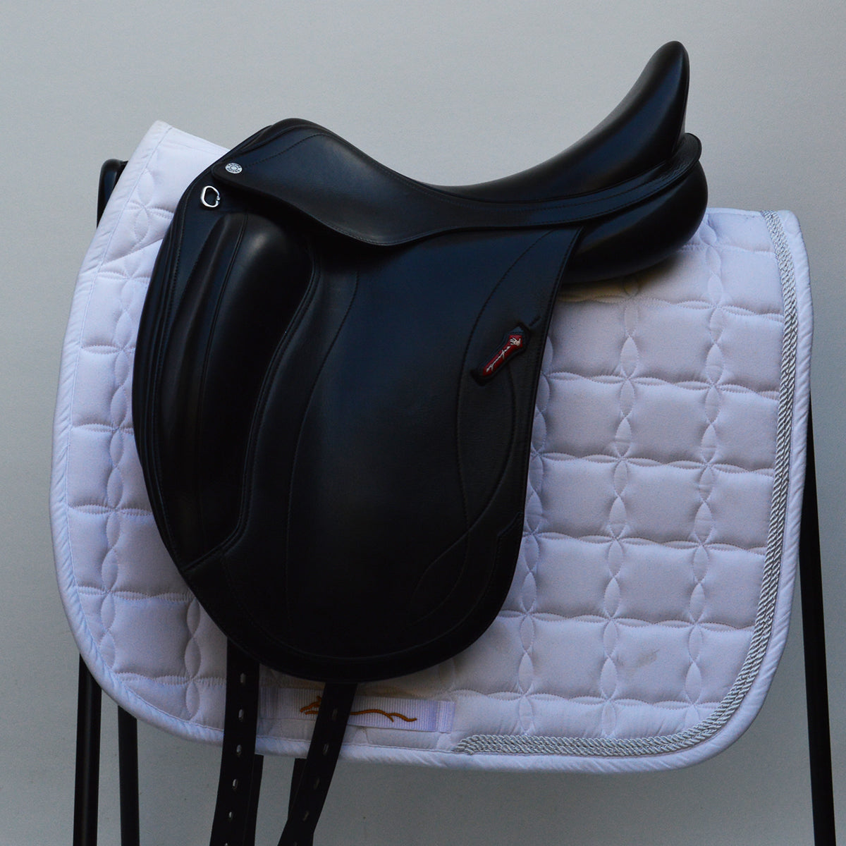 Equipe Olympia Monoflap Dressage Saddle, 16" +1 (MW), Black (SKU395)