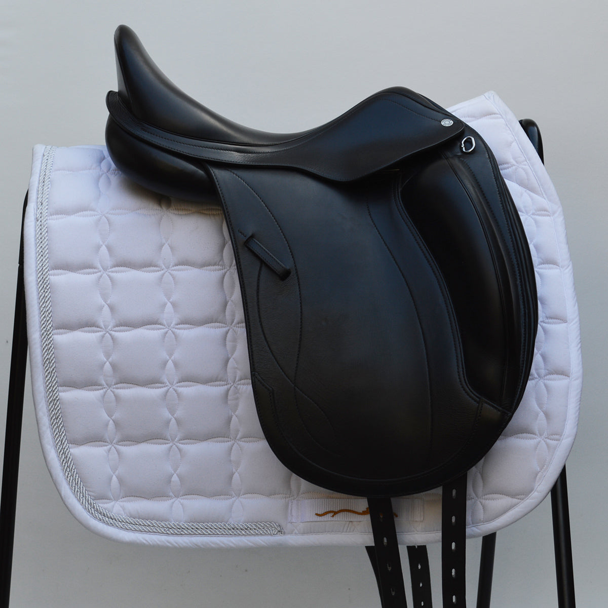  Equipe Olympia Monoflap Dressage Saddle, 16" +1 (MW), Black (SKU395)