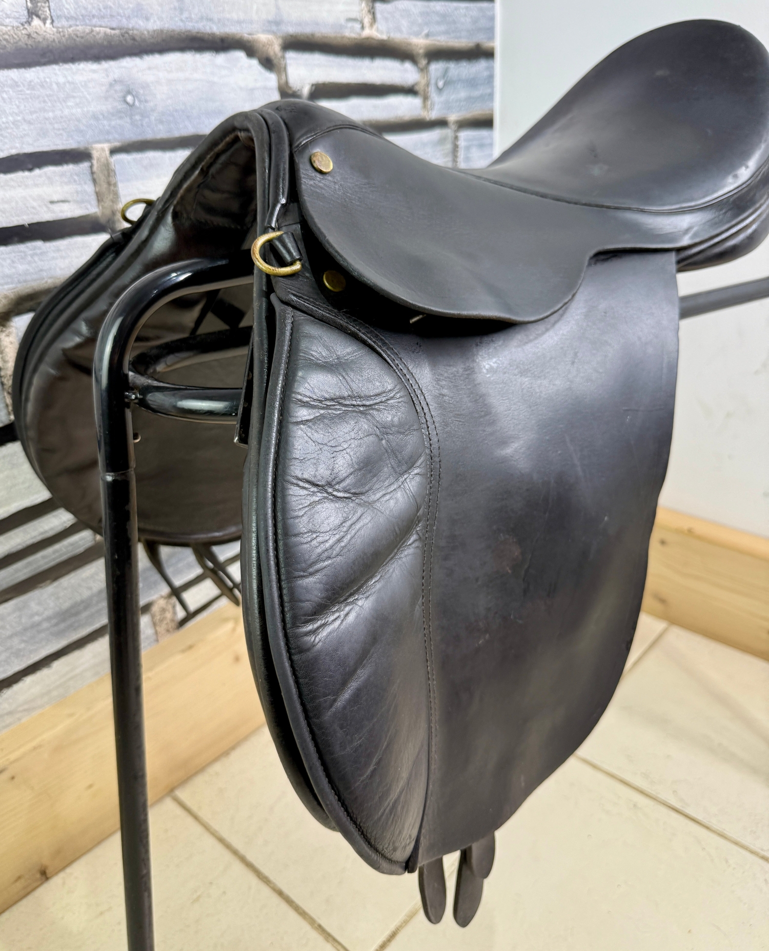 16” MW Elico/Paul Jones Pony GP/Jump Saddle - Black