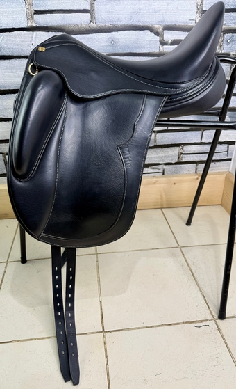 17 1/2” Wide Stride Free Elite Dressage Saddle - Black