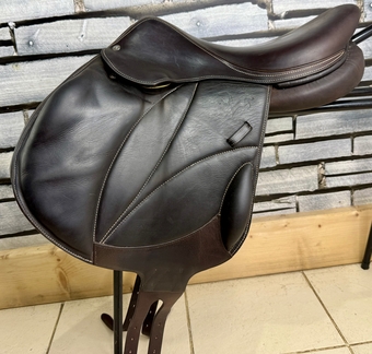 17” MW Voltaire Lexington Monoflap Jump Saddle -2021- Brown