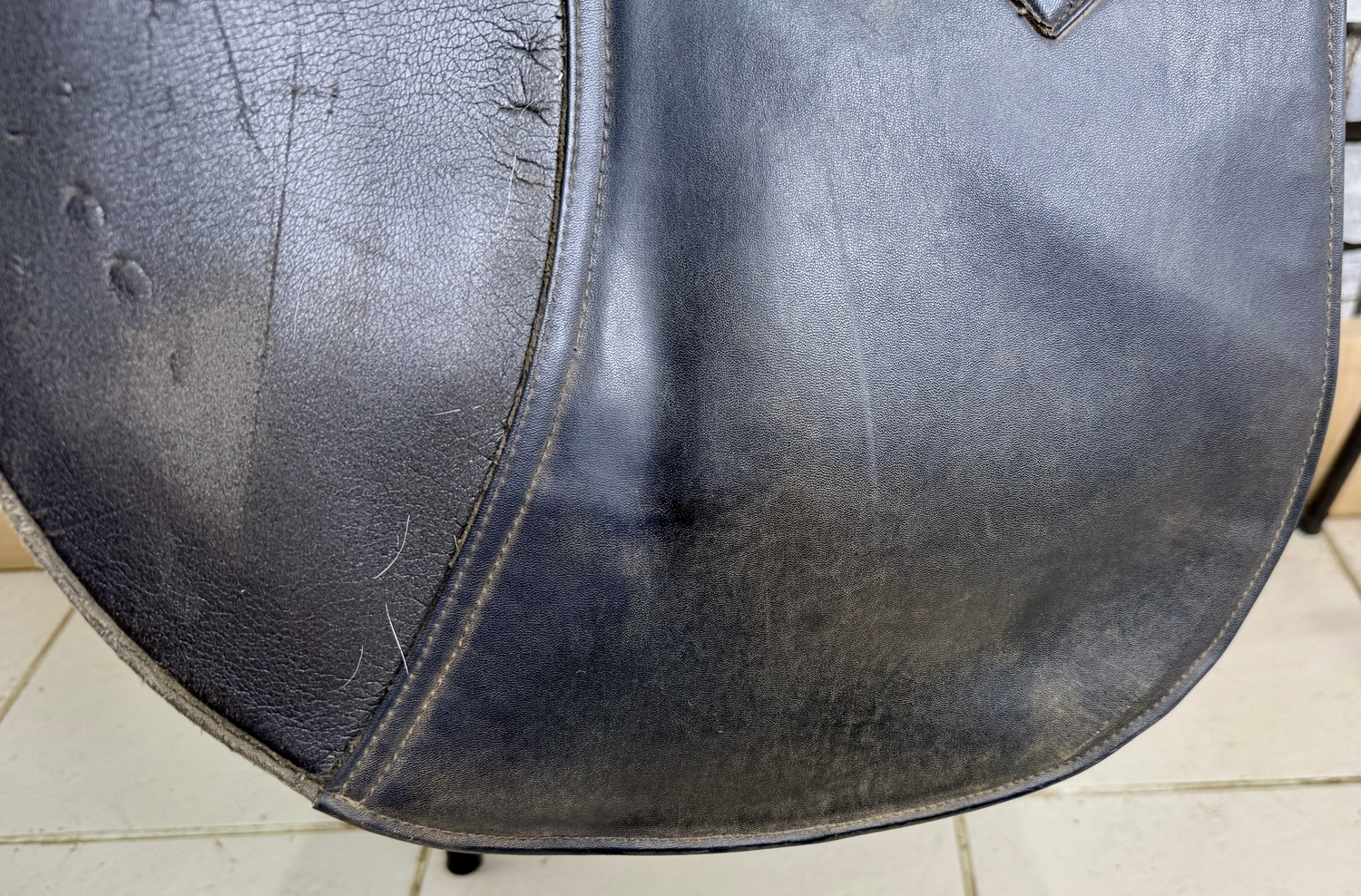 18” Wide Thorowgood Griffin Standard GP Saddle - Black -  in 