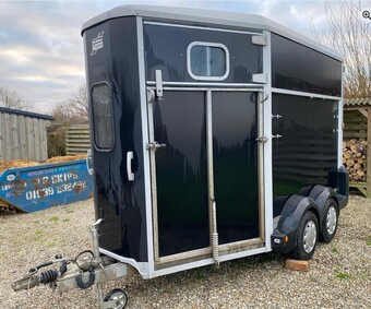 Ifor Williams HB511  Horse Trailer