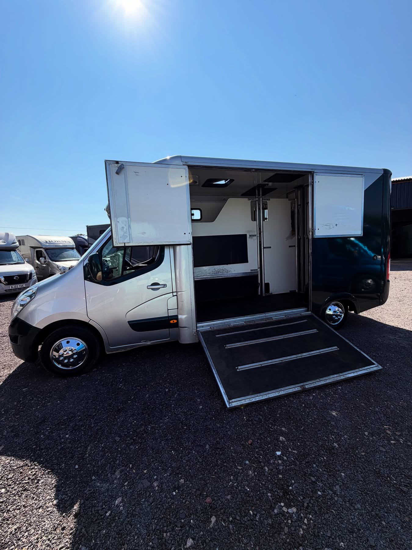 Horseboxes Up to 3.5 Tonnes - Trade   Horsebox