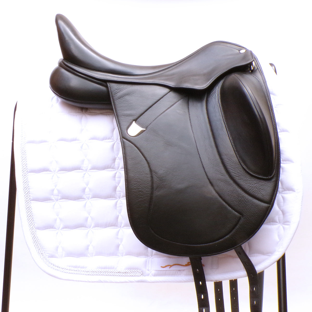  Bates Innova Dressage Saddle (Flocked) - Size 1 (17-17.5") Black (Easy Change System) (SKU417)