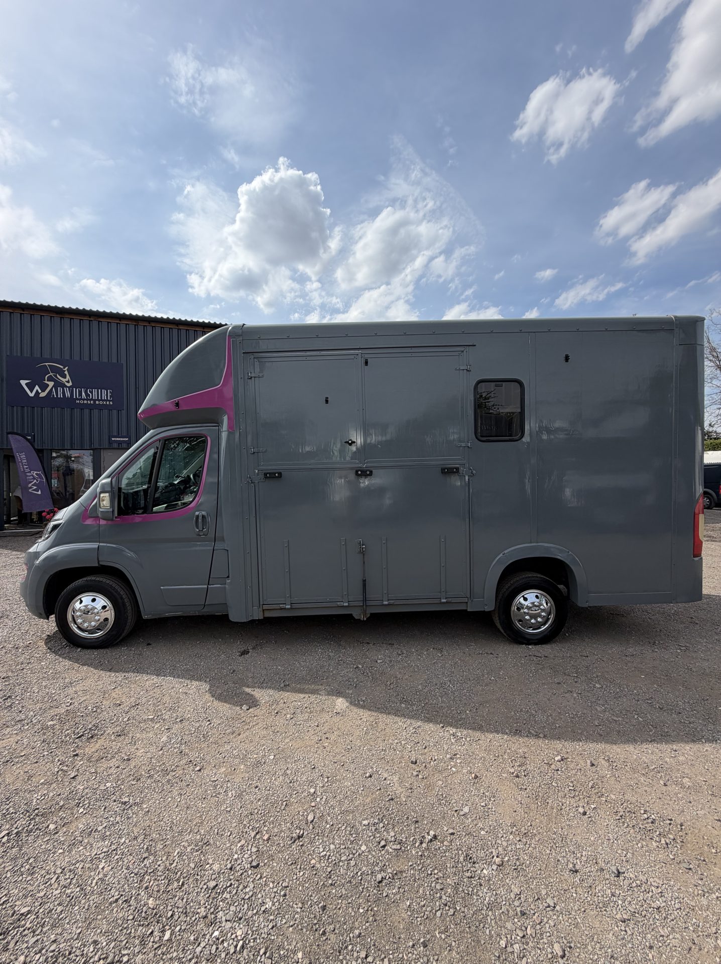 Equibabe   Horsebox - Horseboxes Up to 3.5 Tonnes in 