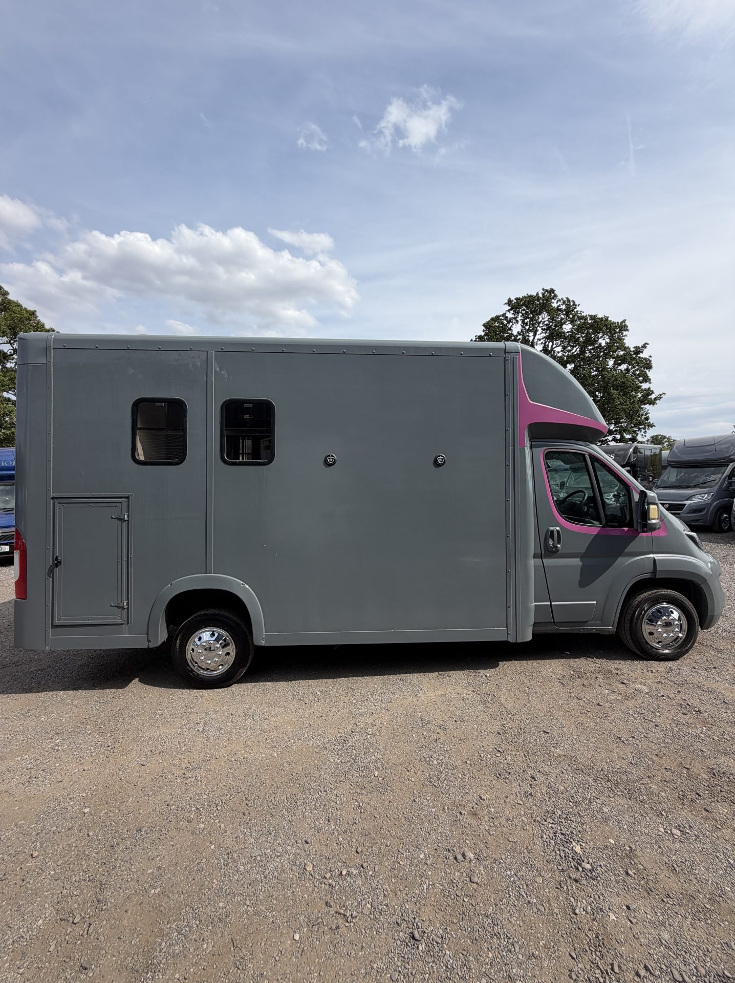 Horseboxes Up to 3.5 Tonnes - Equibabe   Horsebox