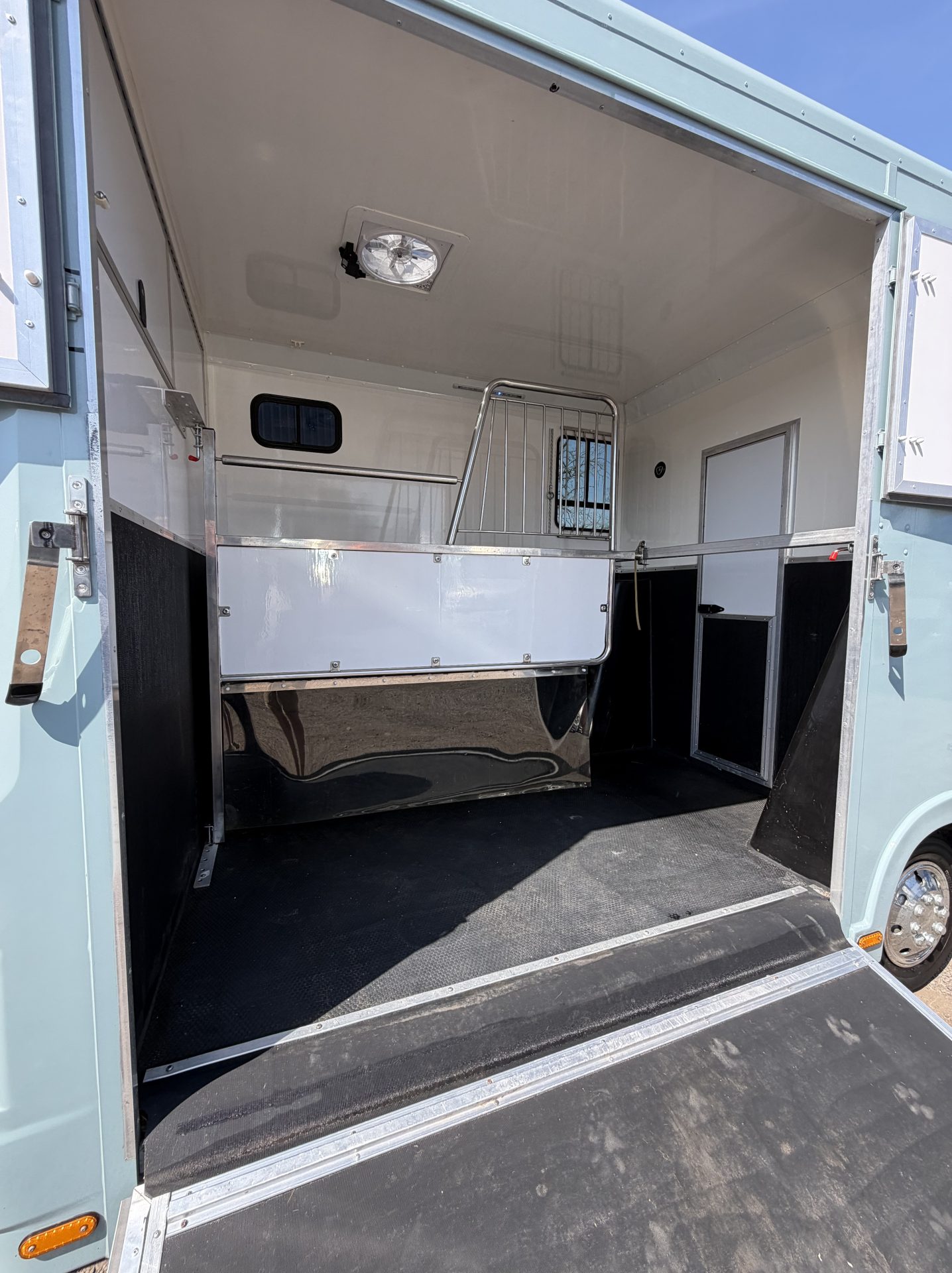 Horseboxes Up to 3.5 Tonnes - Liberty   Horsebox