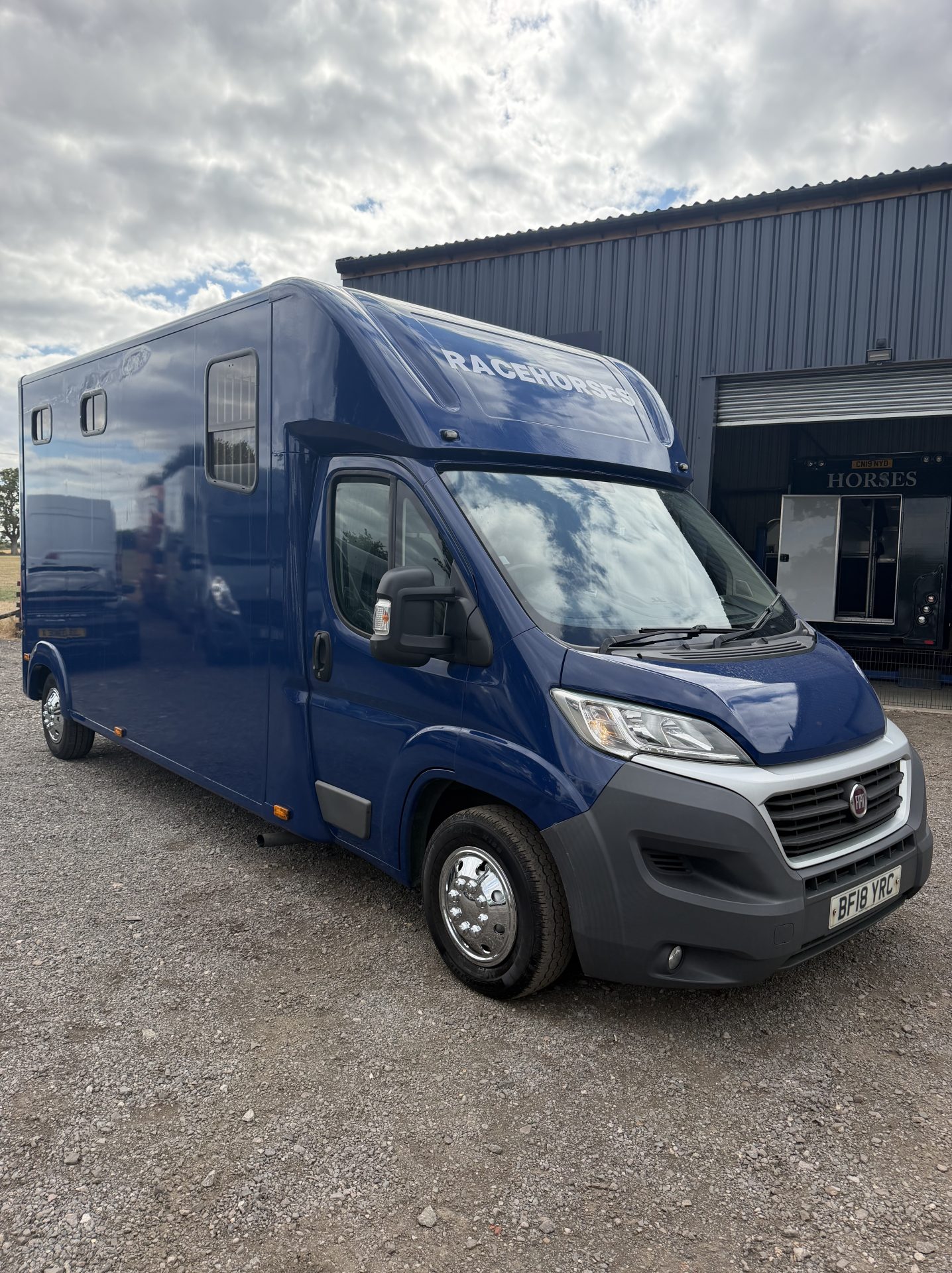 Maneline   Horsebox
