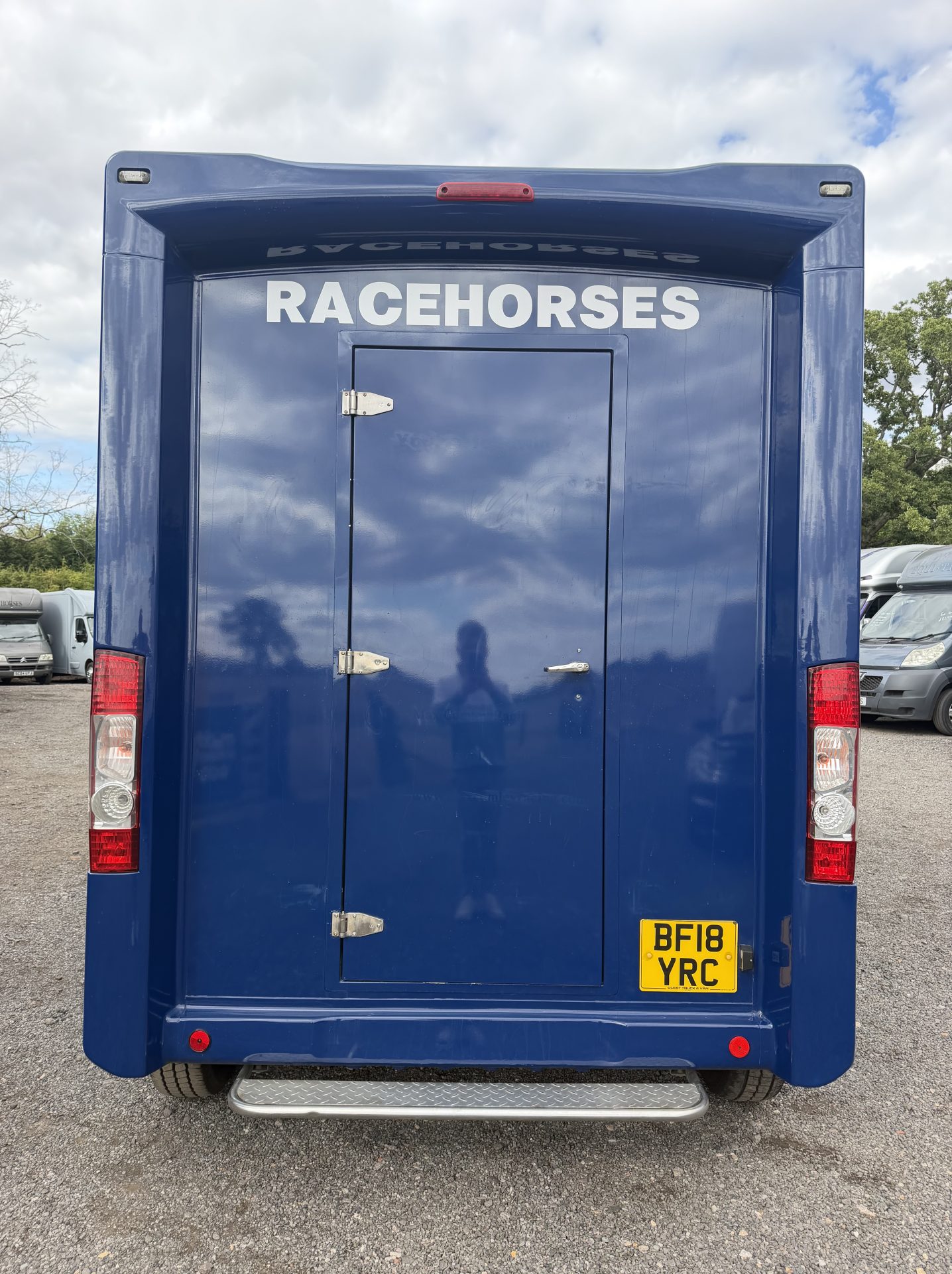 Maneline   Horsebox 