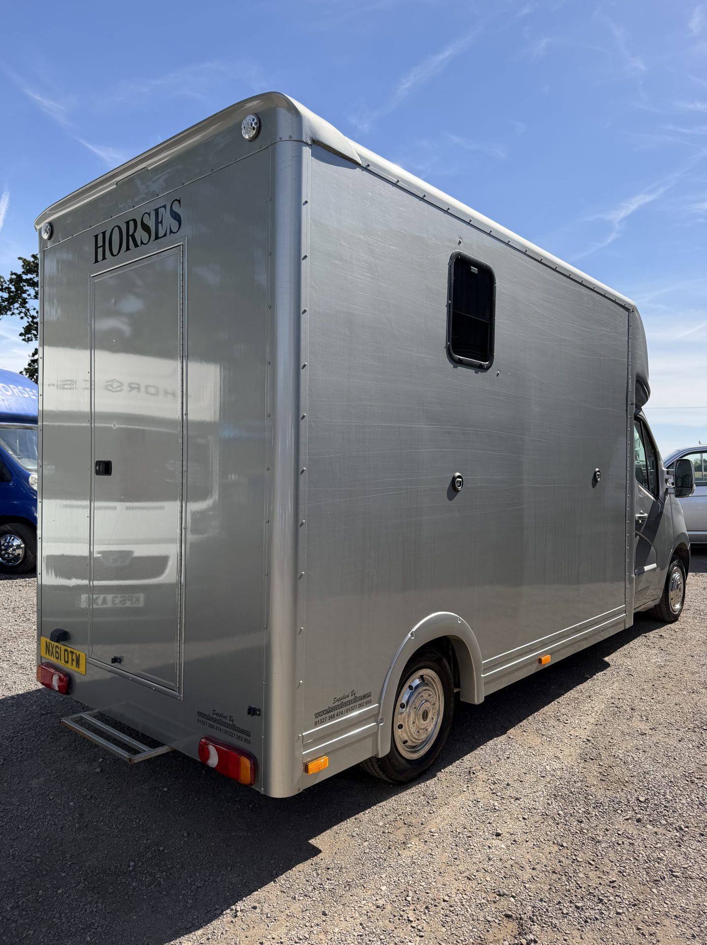 Select   Horsebox 