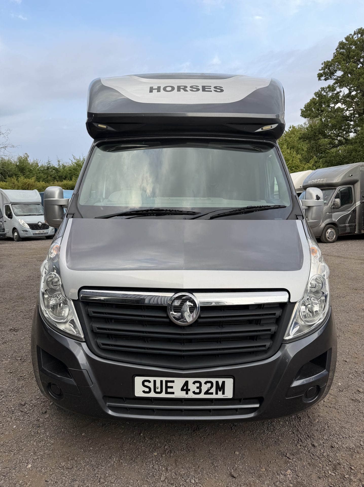  Unique   Horsebox