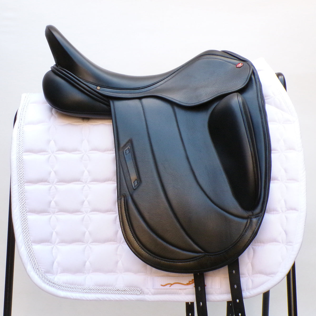  Albion Fabrento Dressage Saddle, 17.5" MW (Adjusta Model) Black (SKU529)