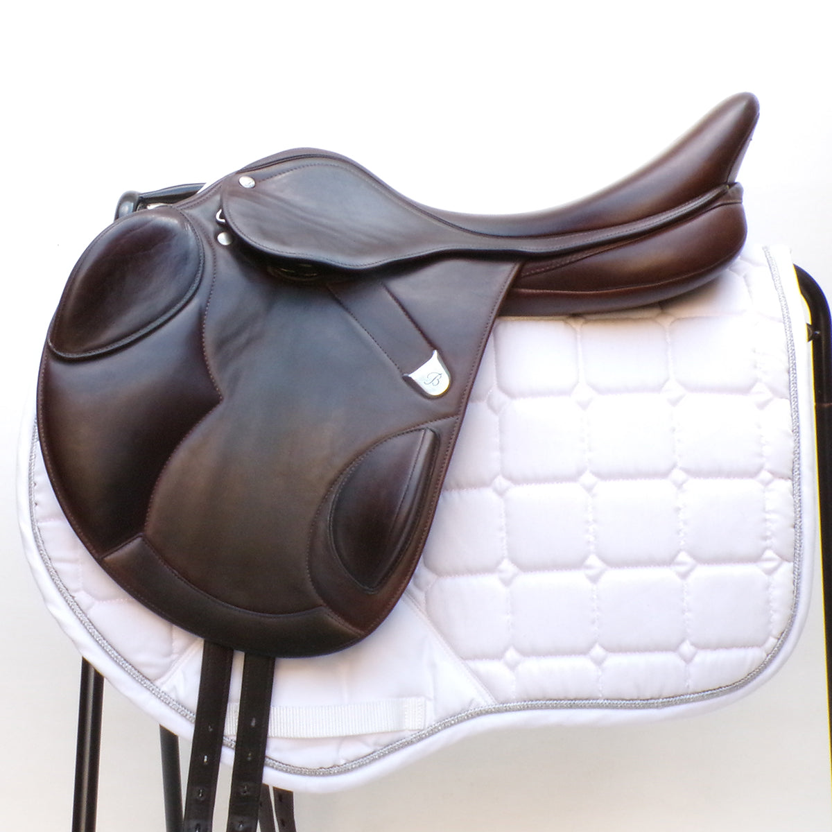 Bates Advanta Monoflap XC / Jump saddle (Adjustable), 17.5", Brown (Easy Change System) (SKU550)