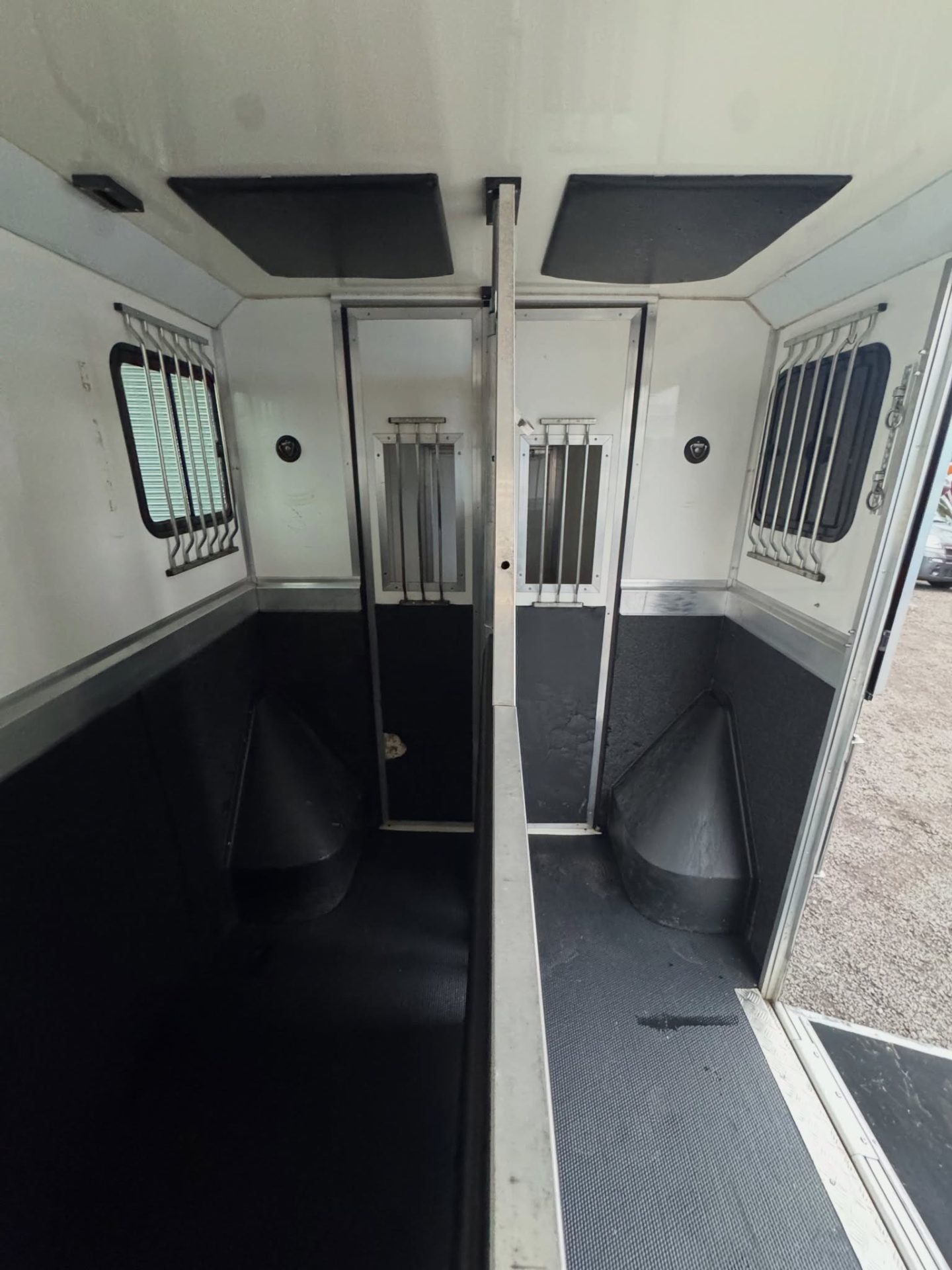 Horseboxes Up to 3.5 Tonnes - Foxy   Horsebox