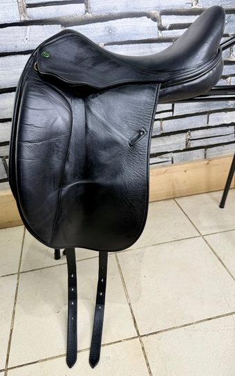 17 1/2” Wide Penwood Close Contact Dressage Saddle - Black