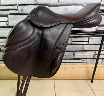 17 1/2” Medium Silhouette MonoFlap Jump/XC Saddle - Brown