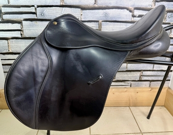 17 1/2” Medium/Changeable Gullet Bates Caprilli GP Saddle - Black