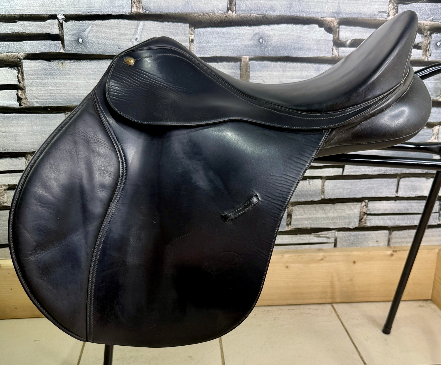 17 1/2” Medium/Changeable Gullet Bates Caprilli GP Saddle - Black