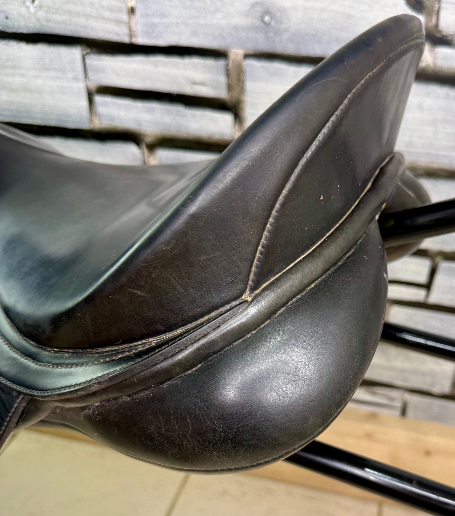 17 1/2” Medium/Changeable Gullet Bates Caprilli GP Saddle - Black -  in 
