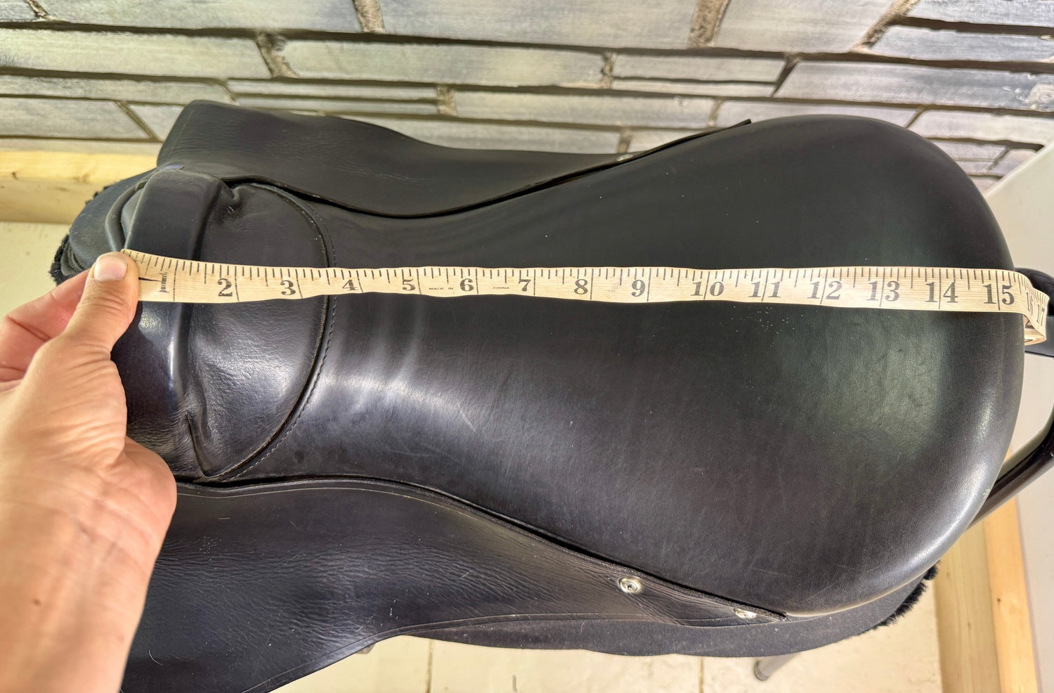 17” Wide Free & Easy Endurance/Floating Panel Saddle - Black 