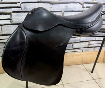 18 1/2” Medium Hayes GP/Jump Gents English Hunting Saddle - Black