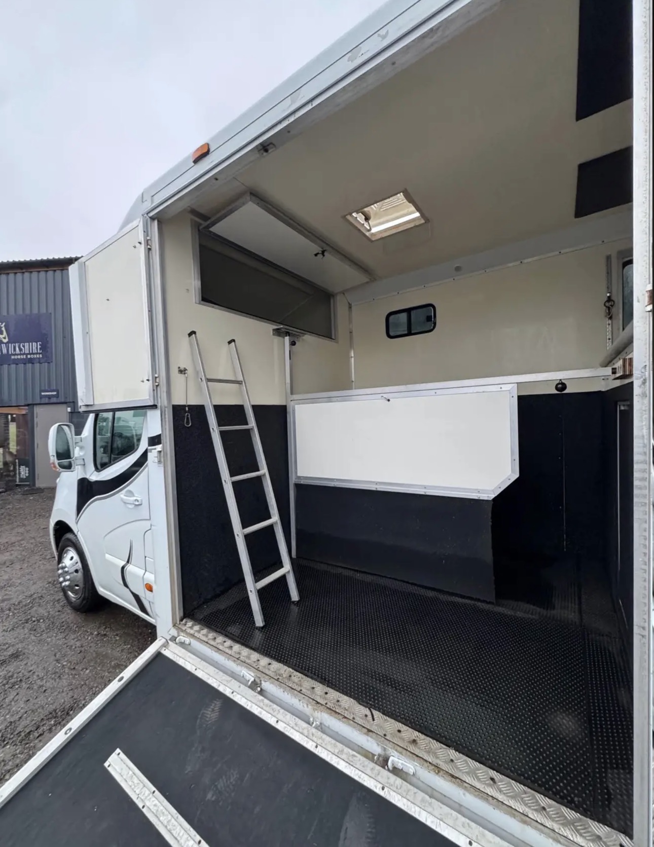 Aston Reid   Horsebox - Horseboxes Up to 3.5 Tonnes