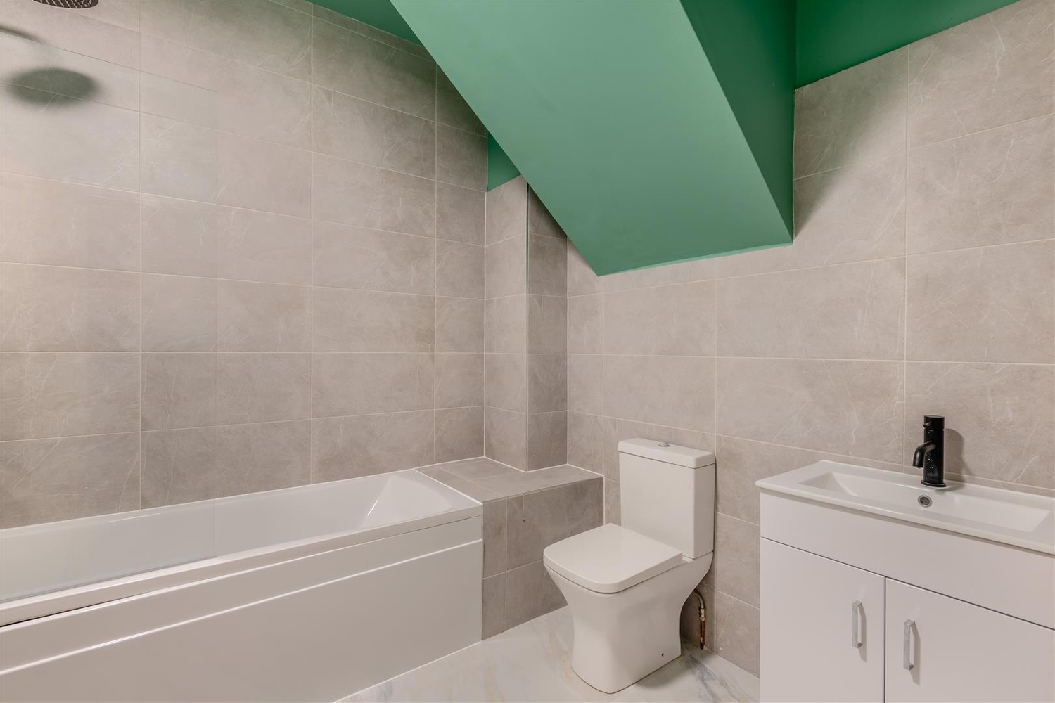  - Property for sale in Canterbury in 