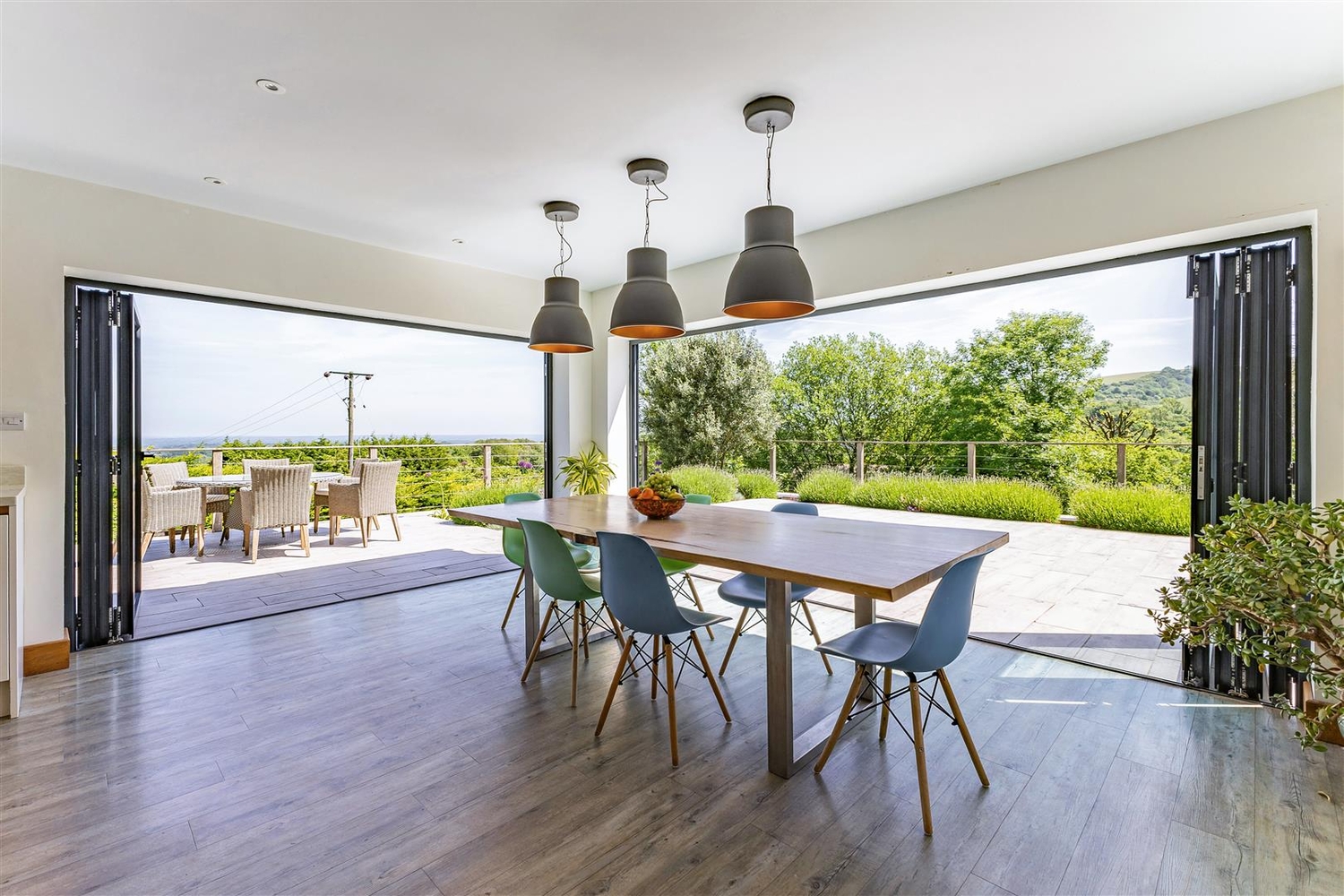  Property for sale in Pulborough