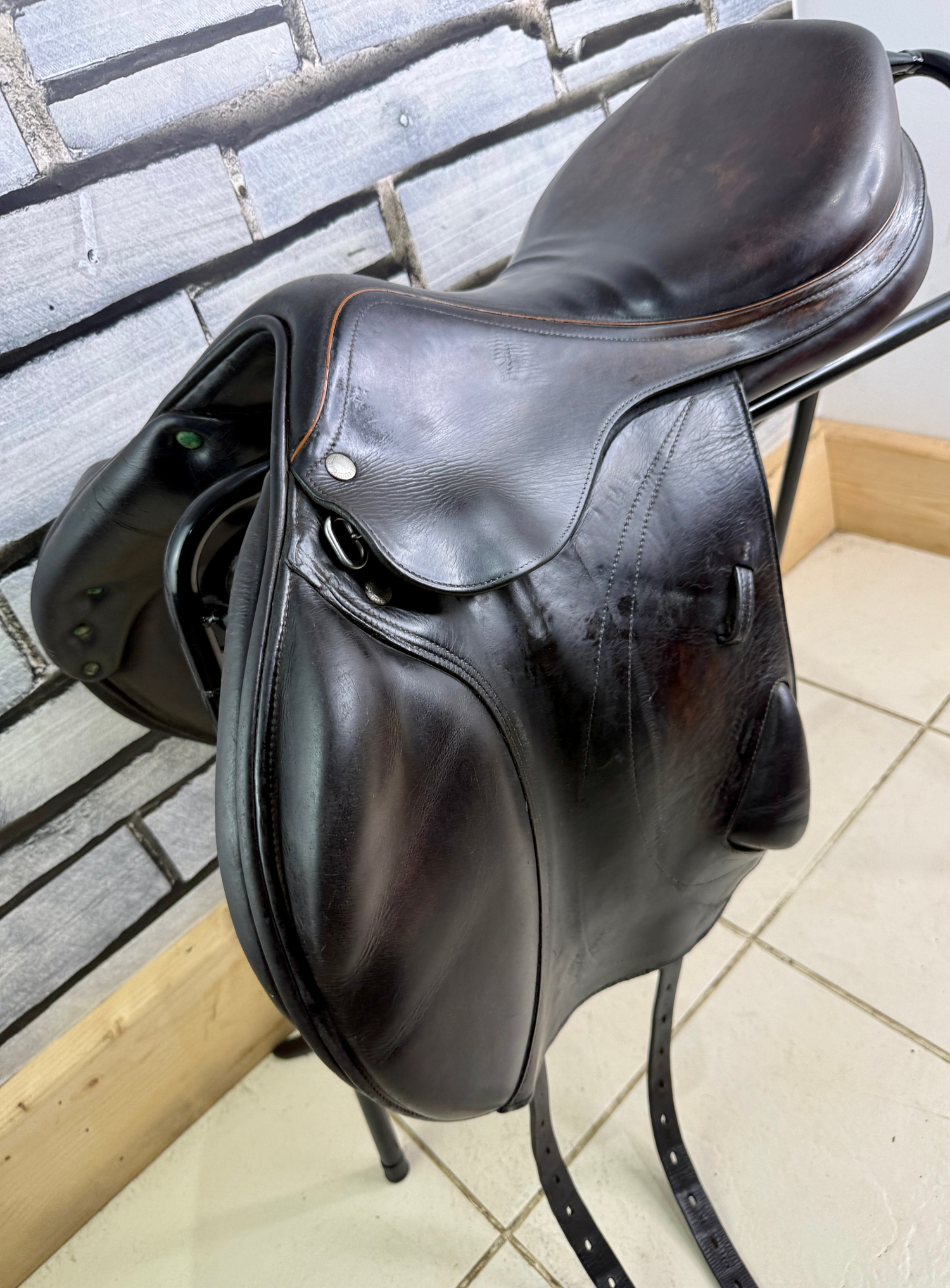  17” Medium - MW Equipe Expression Monoflap Jump Saddle - Brown