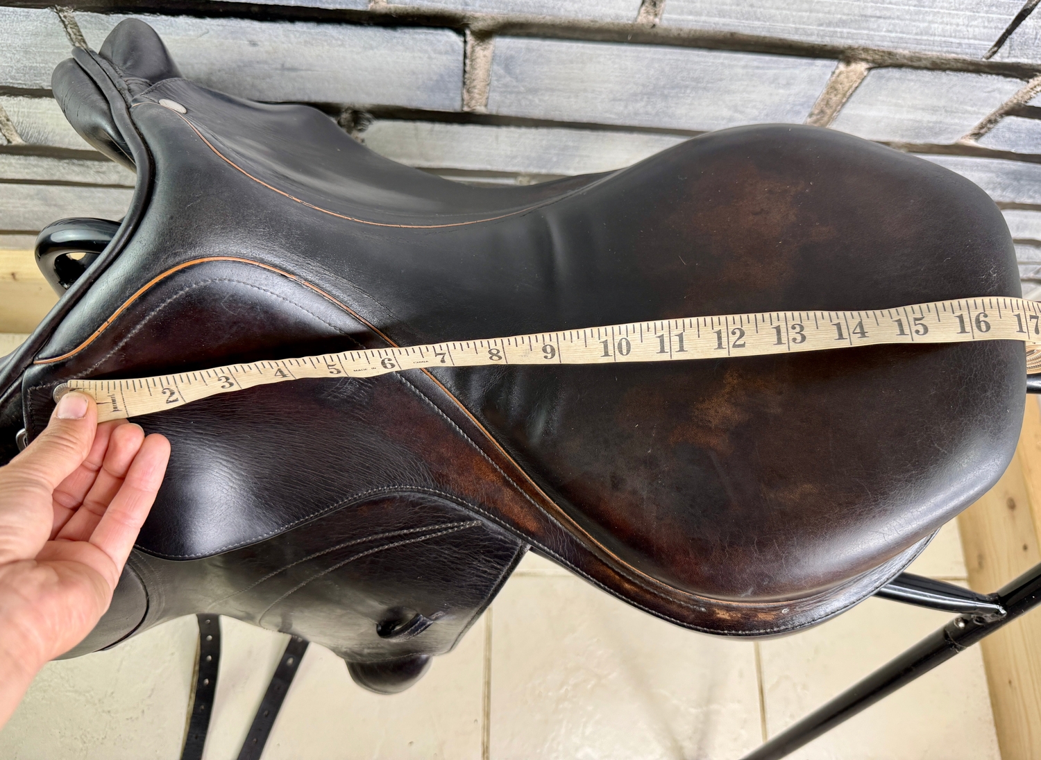  - 17” Medium - MW Equipe Expression Monoflap Jump Saddle - Brown