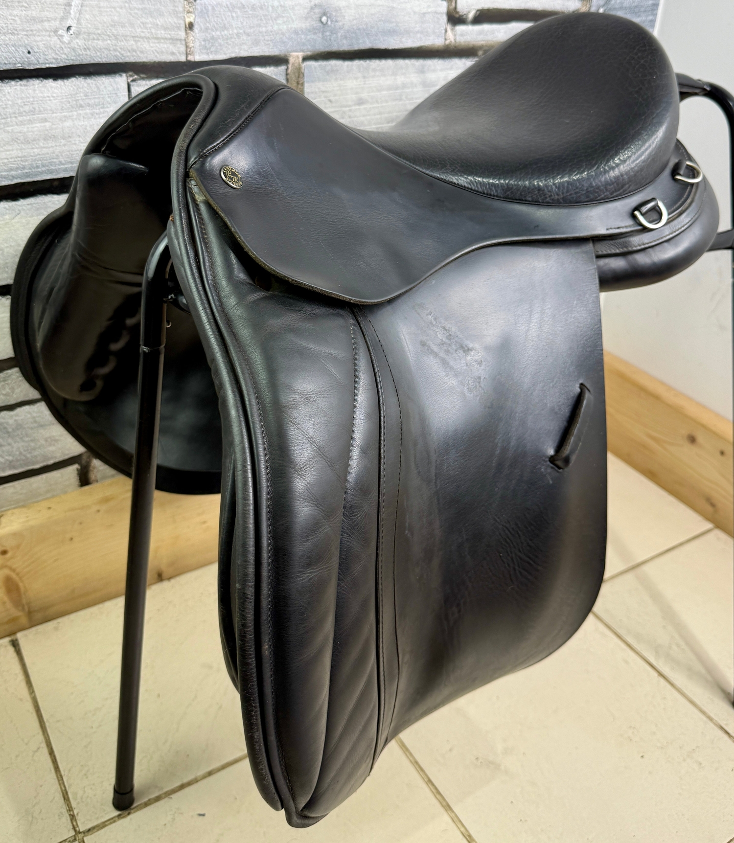 18” XW Contour Master Cob GP Enduro Saddle - Black - Extra Wide
